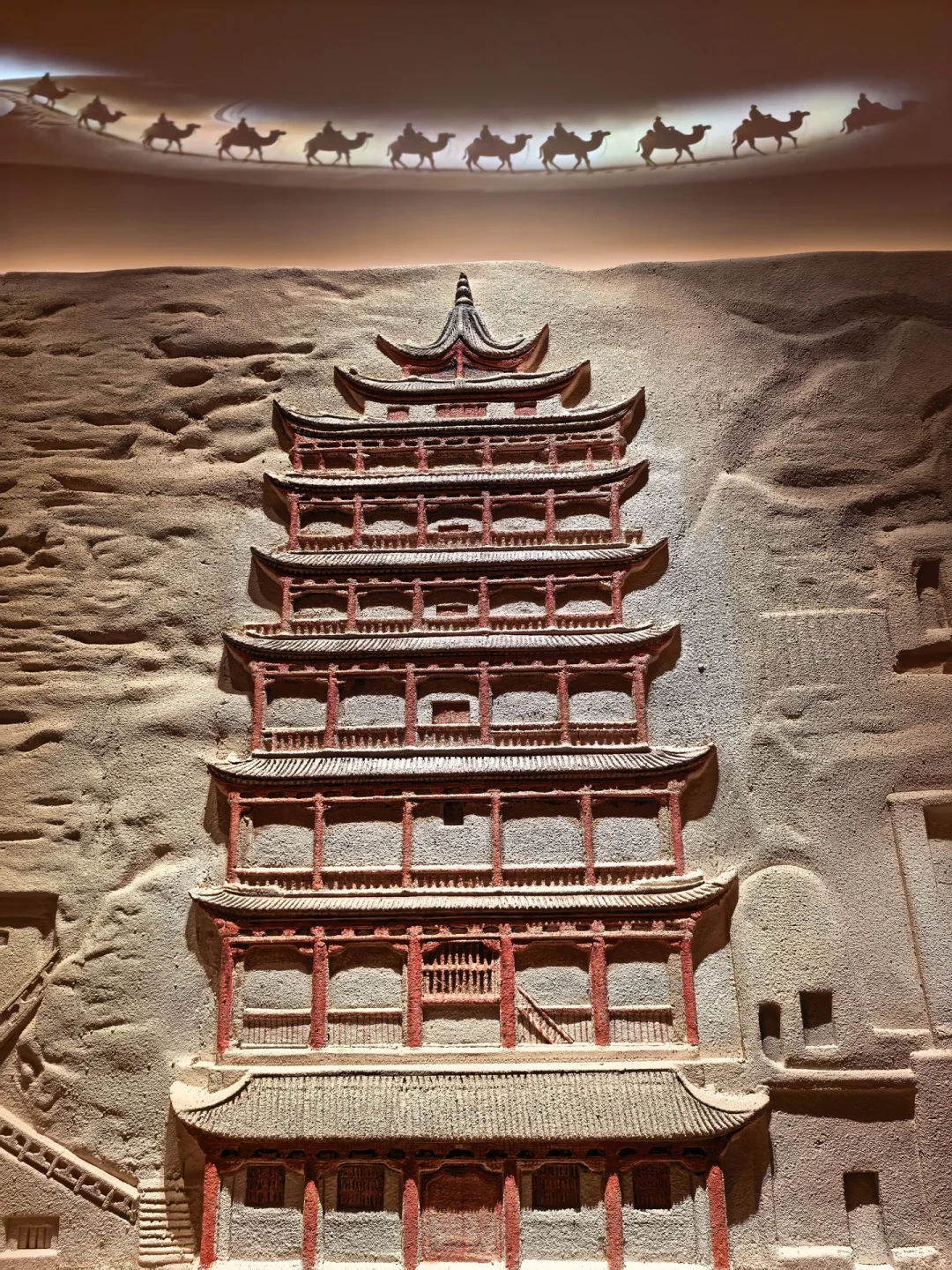 莫高窟值不值得去,1124条留言在评论区打架:广州1:1复刻了7座窟,含很少开放的172窟,98元值吗