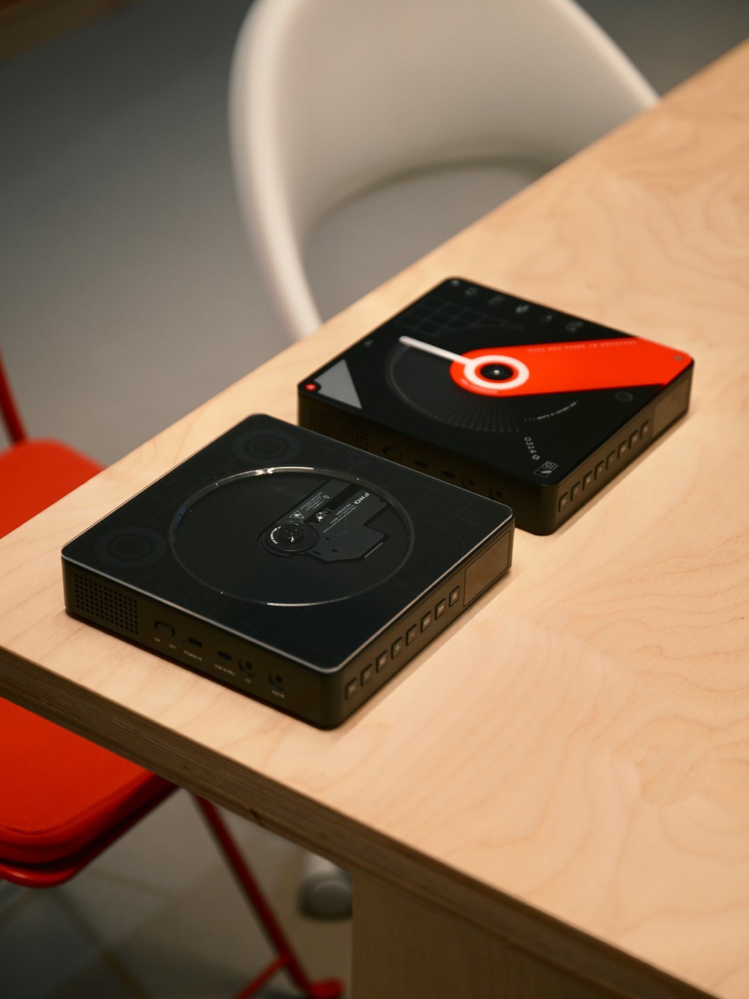 飞傲BEATBOX上市两个月:联名版卖断货、透明盖刚补上——469元的“CD痛机”,谁该冲、谁该等、谁该绕