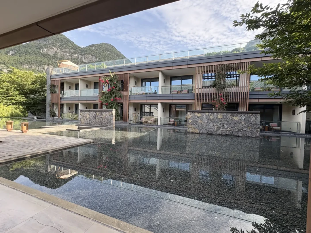 郎酒会员体系对标奢侈品：洞藏老酒只对会员开放，但4万门槛和638元竹节郎的教训，要先搞清楚