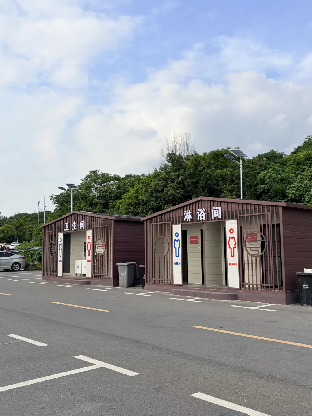 空调一晚实测6度电:这个夏天,拖挂房车的“用电焦虑”被评论区扒了出来,四条供电路线算完,答案不是堆电池