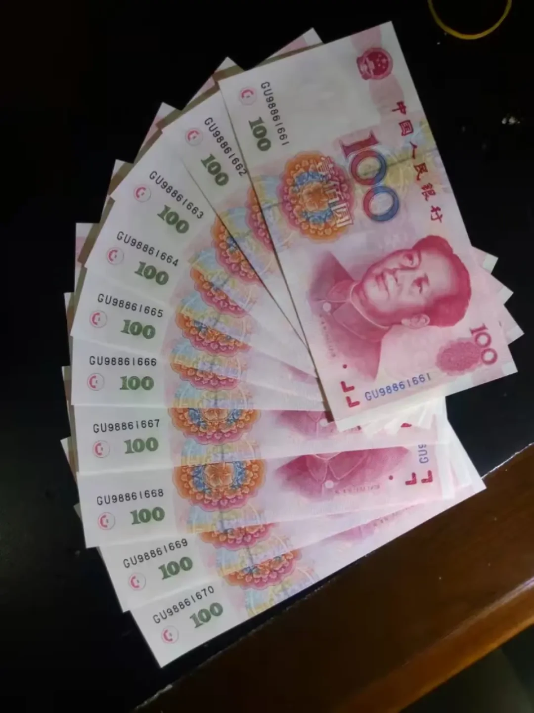 荧光币的疯,停在9月1日:四版还能卖,你抽屉里的红9和背绿沙别再挂价