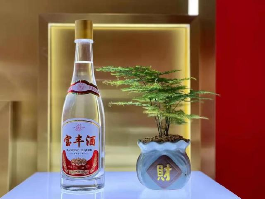 20块到40块,宝丰大曲居然有6个版本:翻完全网测评,我把该买、该避、该囤的都捋出来了