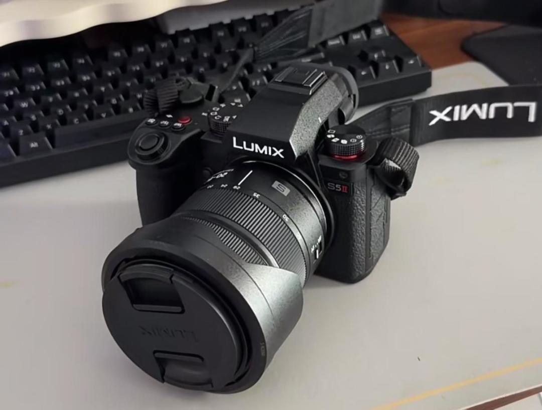9月8日定档发两枚新镜:这支全网没见过的20-60 F2.8-4,传闻定价不到4000,四类人已经吵翻了