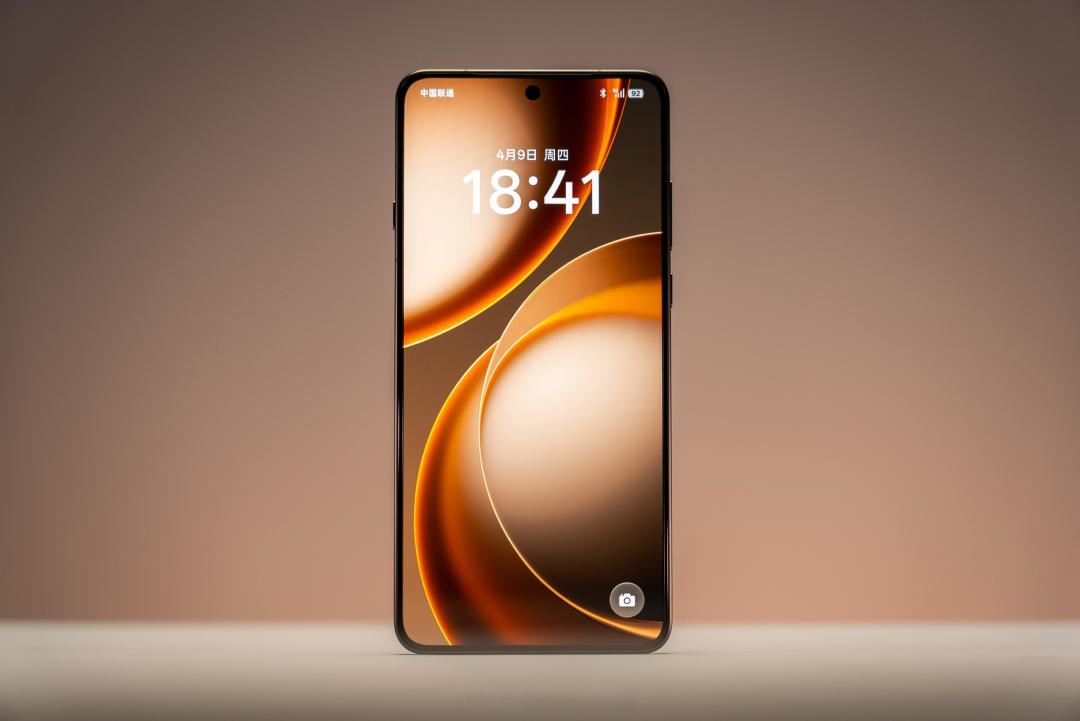 Find X10 Pro Max「三2亿」坐实,一边喊X6 Pro影像回归,一边说是数字游戏:把三颗传感器、17EV和上一代的前车之鉴核完,这套影像方案适合谁、坑在哪清楚了