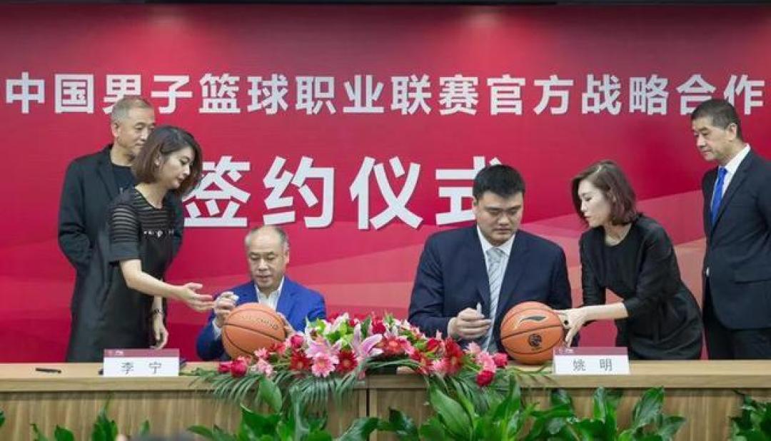 易建联“甩鞋门”十年后重回热议:说他吓跑金主的,可能都把账算反了
