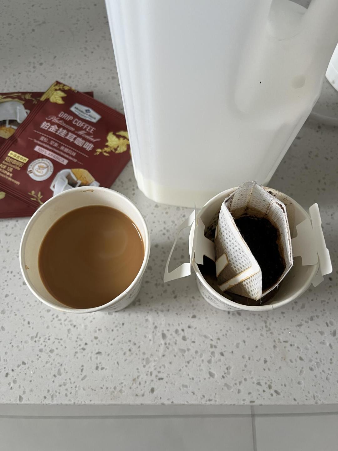食贫道挂耳吵上风口:一包10克咖啡底价三块多,多花的钱到底买到了什么