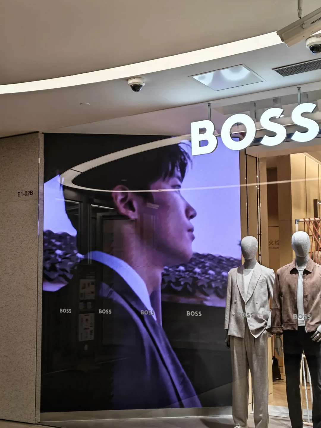 BOSS汪顺秋冬大地广开始逐城点亮:打卡前先看哪几座城市、哪几块屏、窗口期多长