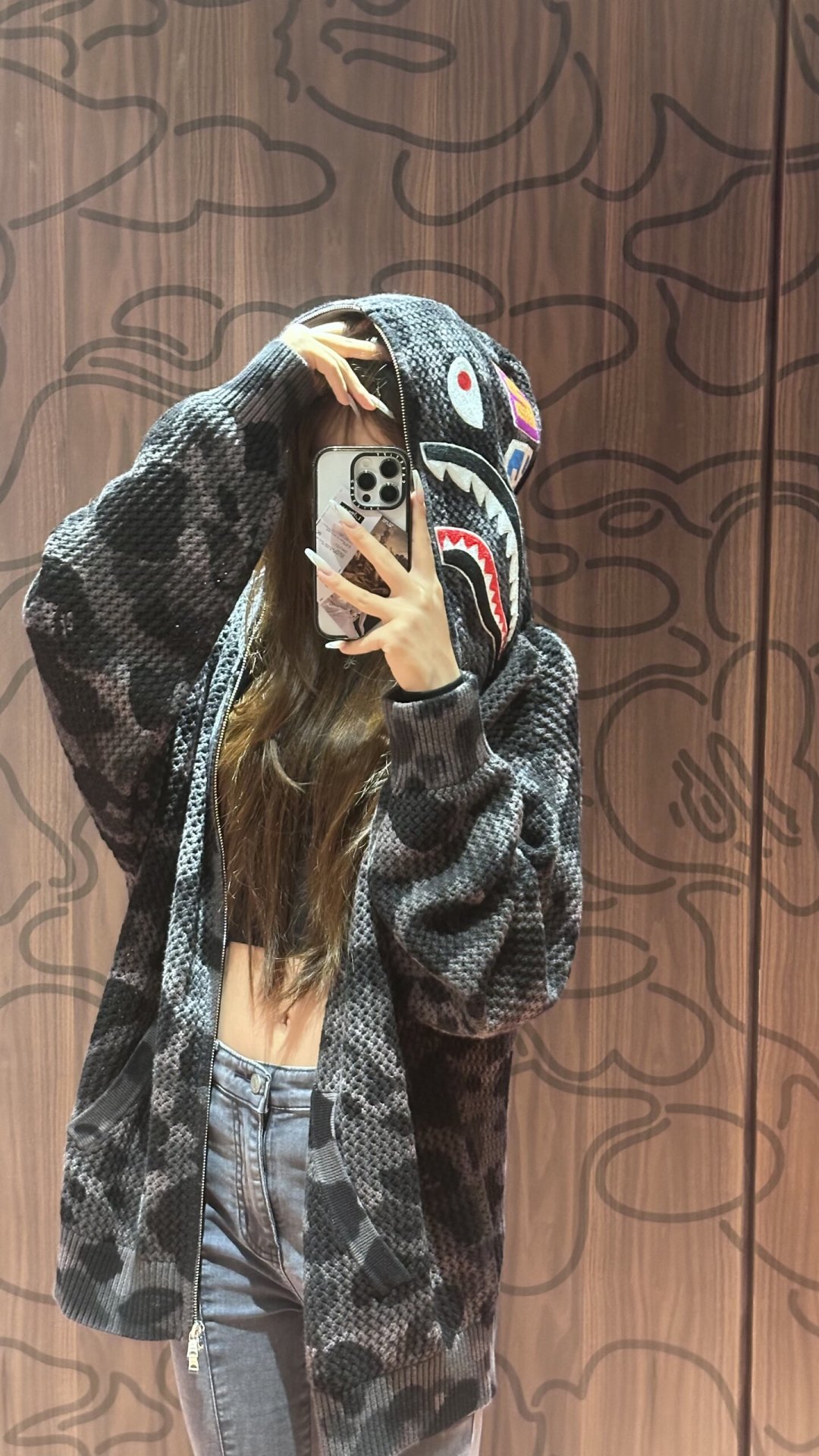 6w 人蹲开箱的 BAPE 镂空鲨鱼外套:发售价 2999,二手 2 千出头,入手前先看清三档价格和四个坑