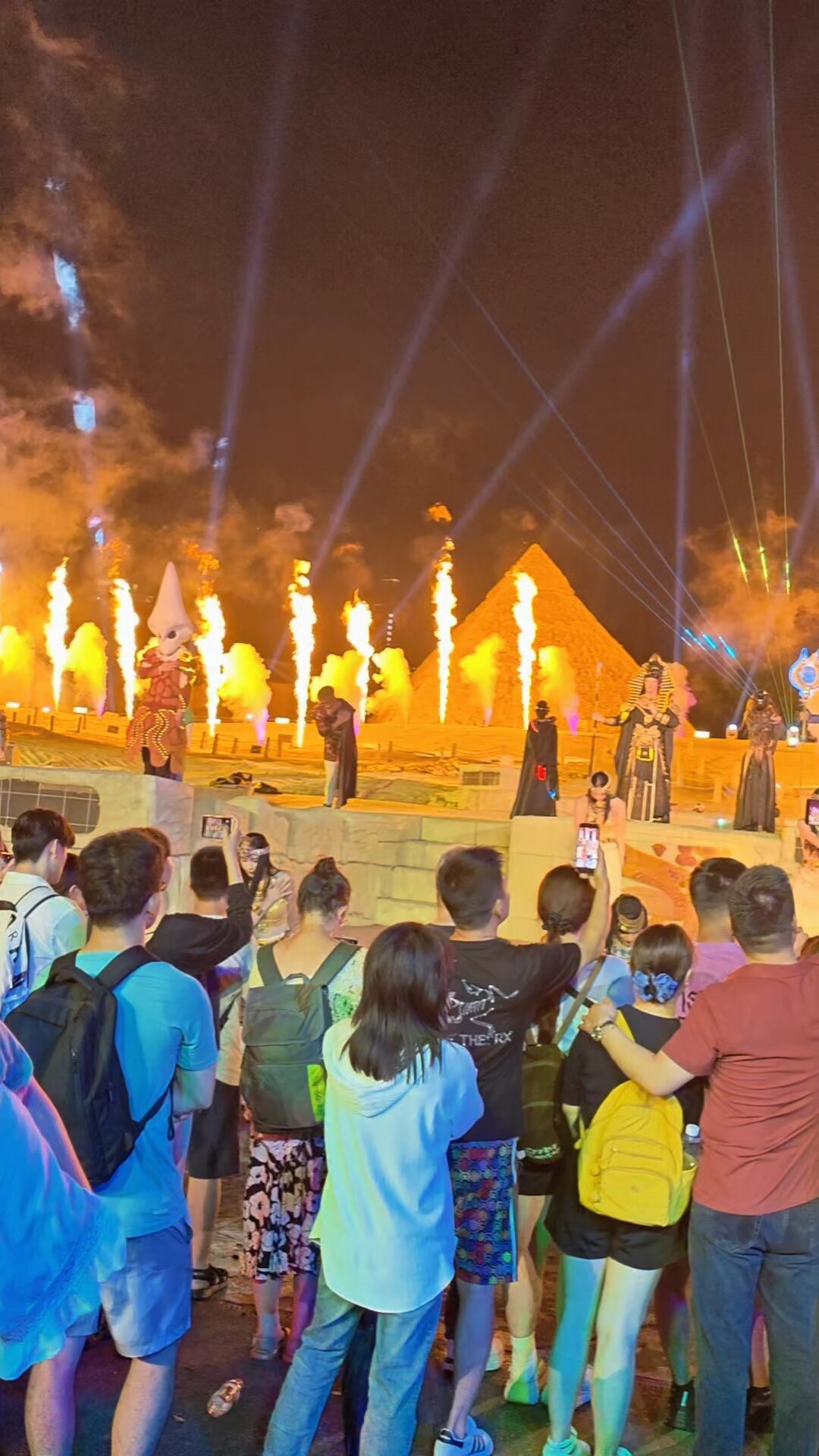 夜场票120元,《埃及艳后》大秀免费看:世界之窗夜场值得去,但周一和雨天别去