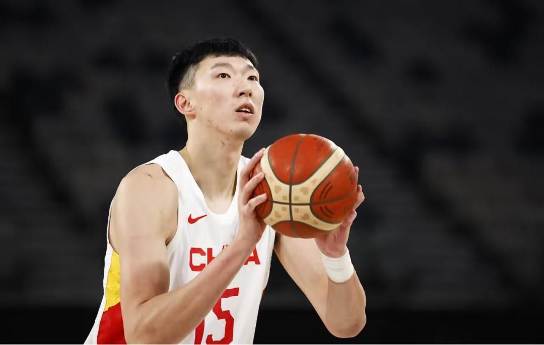 主动请缨还是被落选:周琦亚运名单的真正出局原因,是“这个夏天没跟队训练”
