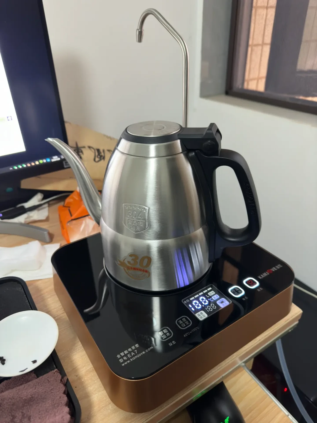 老款用了8年不坏,新款3个月掉粉:金灶这个夏天被连续“避雷”,37年的茶桌老牌子还值得买吗