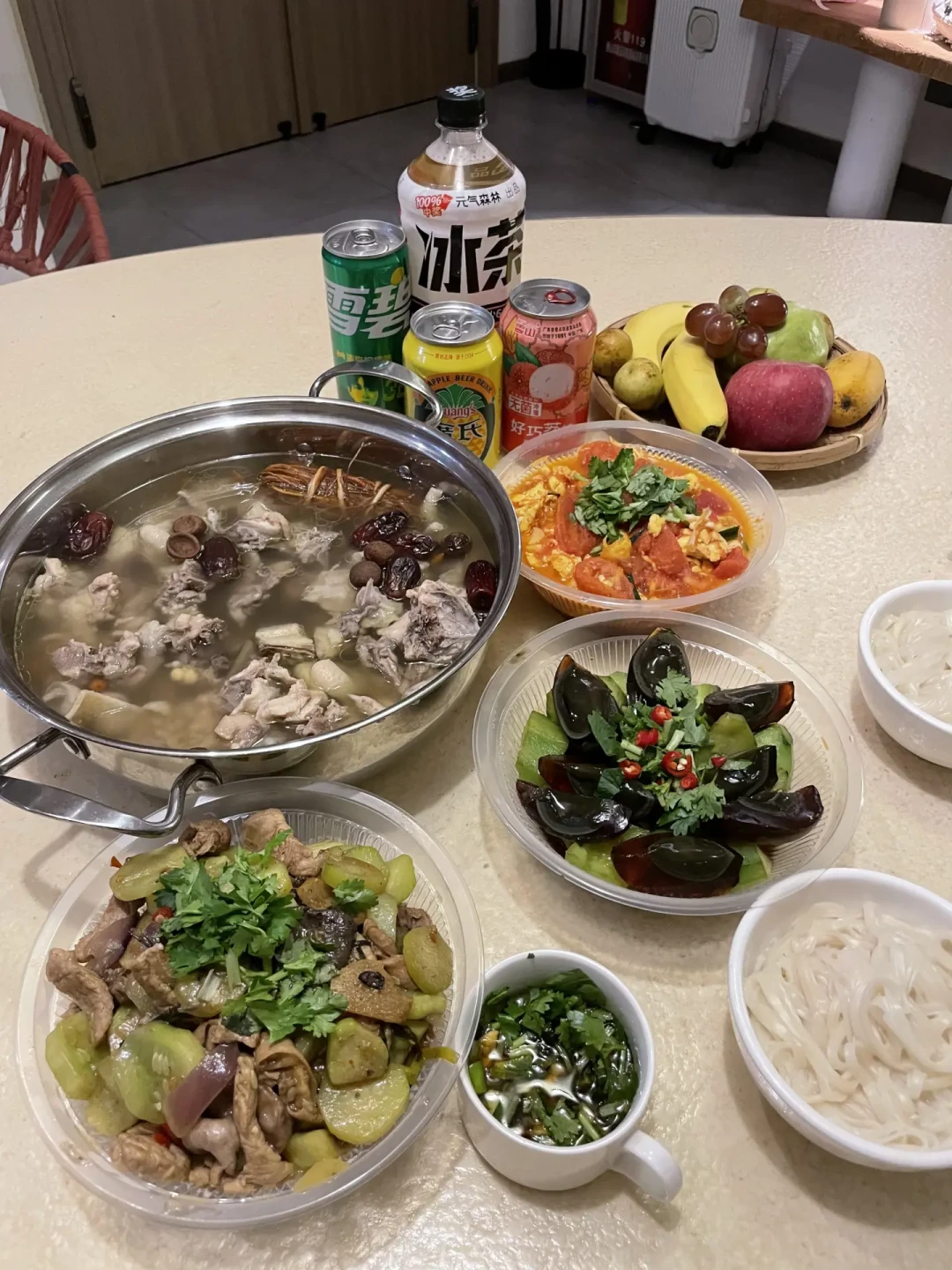 国庆的 staycation 订好了,酒店先倒了:单方面退单到底该赔多少,律师给了条线