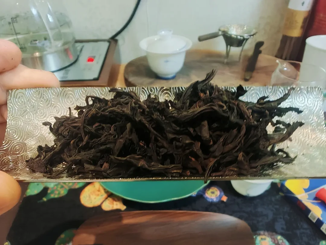 曦瓜礼盒京东1080元,二手卖420元:翻了全网五档价格,才搞懂品牌岩茶到底值多少