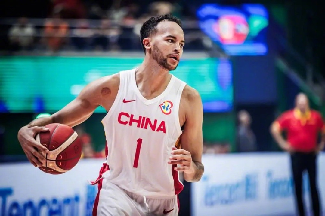 场均6.2分,两年换4支队:32岁的李凯尔,凭什么还有NBA合同?