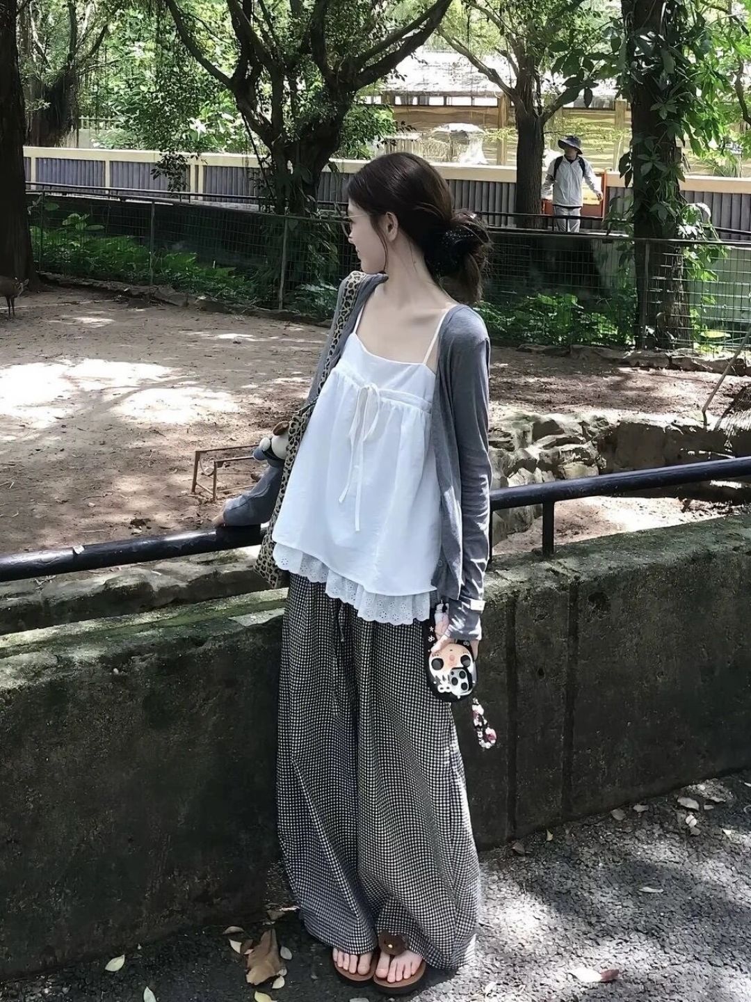 小个子的“黄金厘米数”表被收藏近7000次,翻车帖也堆了1835条评论:早秋松弛感,先量你自己的两条线