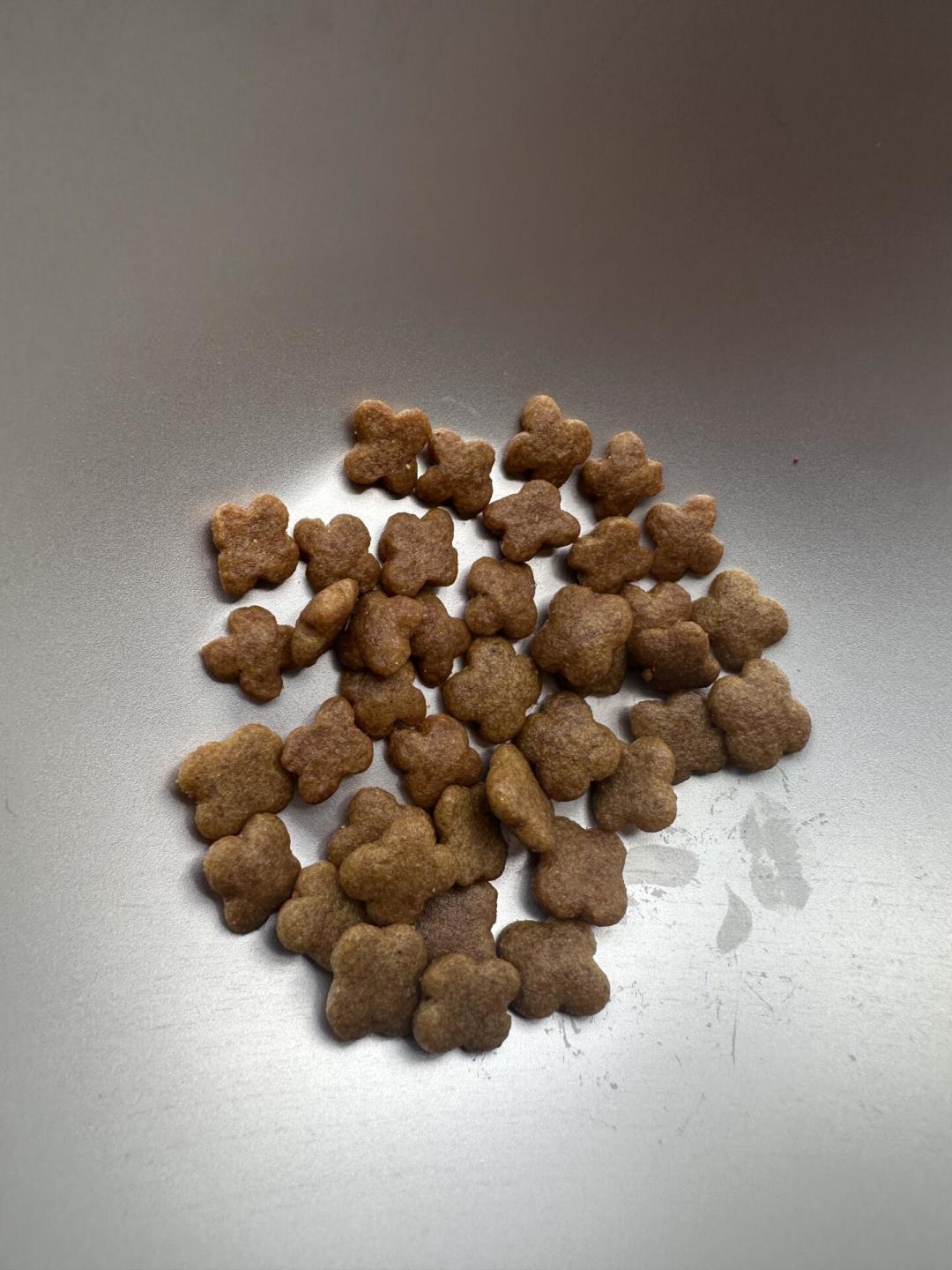 网上骂它配方垃圾，兽医却还在开：皇家猫粮5大争议，逐条对质