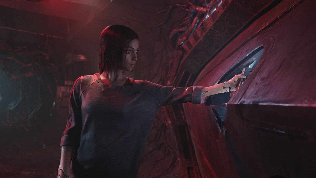 上映7年,《阿丽塔:战斗天使》仍是4K家庭影院的“试机标准答案”:先选版本,再测这5场戏