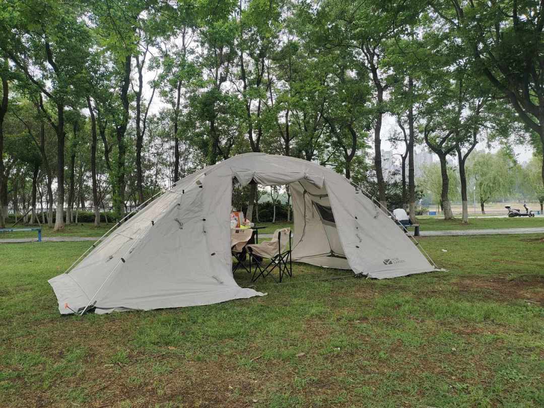 山姆曾卖1450元,如今248元清仓:翻完牧高笛世家4十多篇实测帖,这顶两室一厅该不该捡