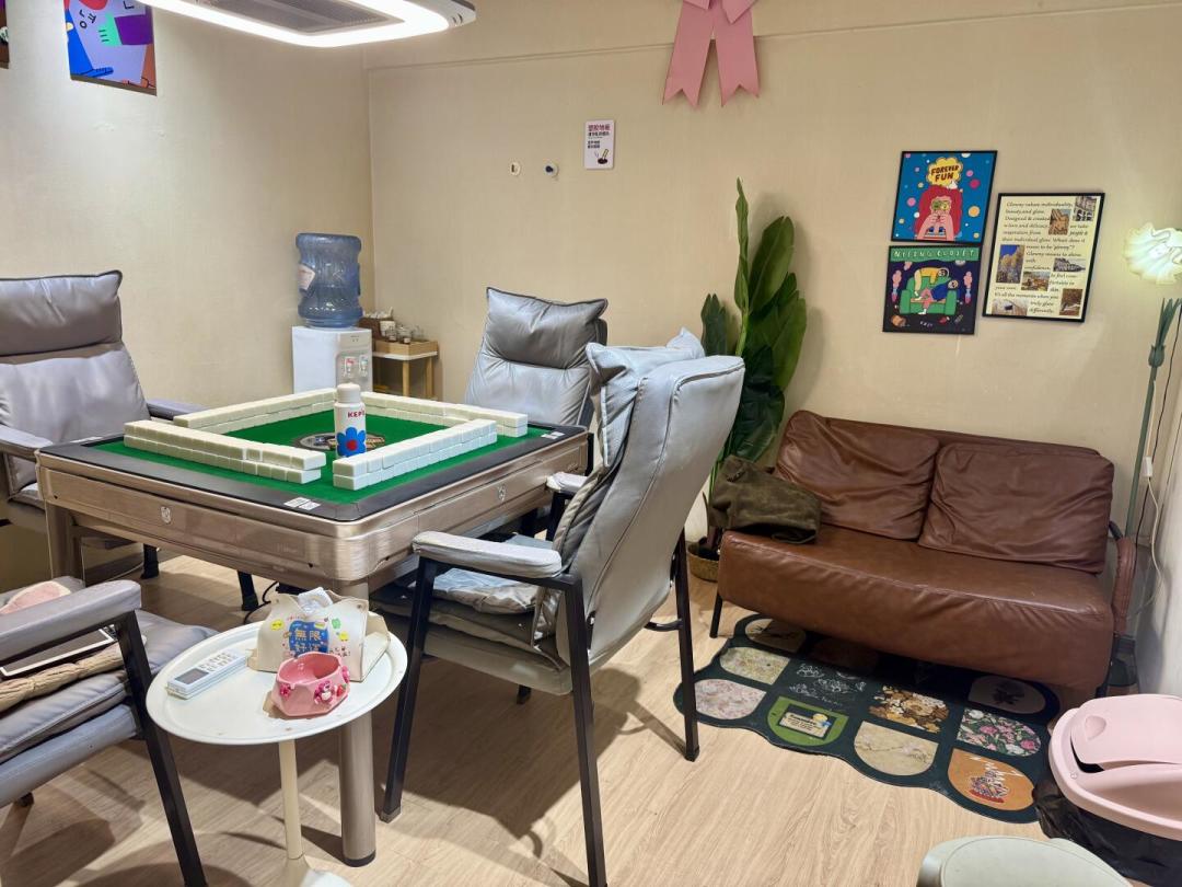 老人牌馆内晕倒离世，无责店主赔了1.9万又退回：三个判例定牌馆老板命运，开张前补齐这五条防身措施