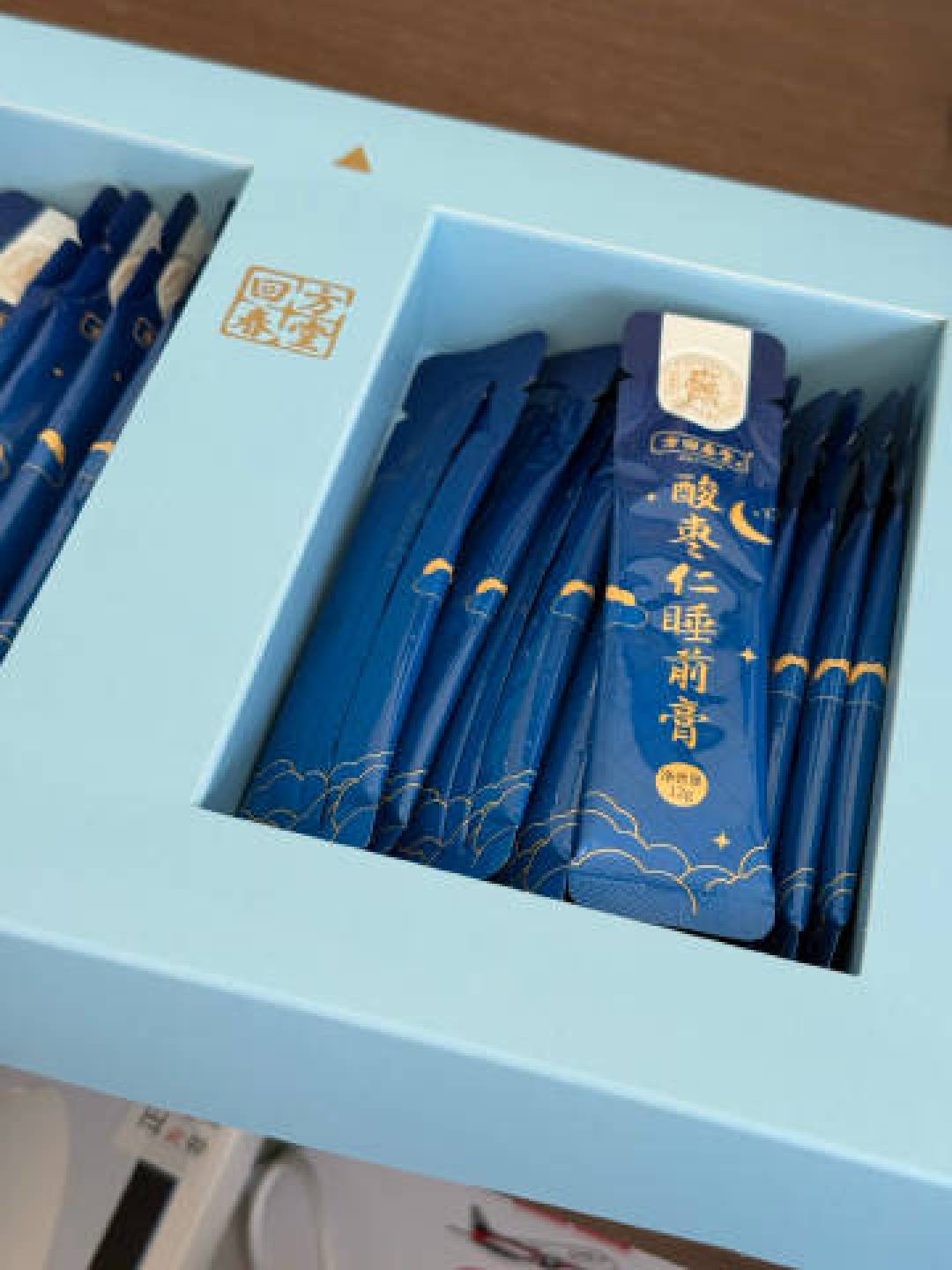 雷允上晚安膏29.9元一盒:有人吃两盒劝退,有人从山姆转投,买助眠膏前先看包装上这三行字