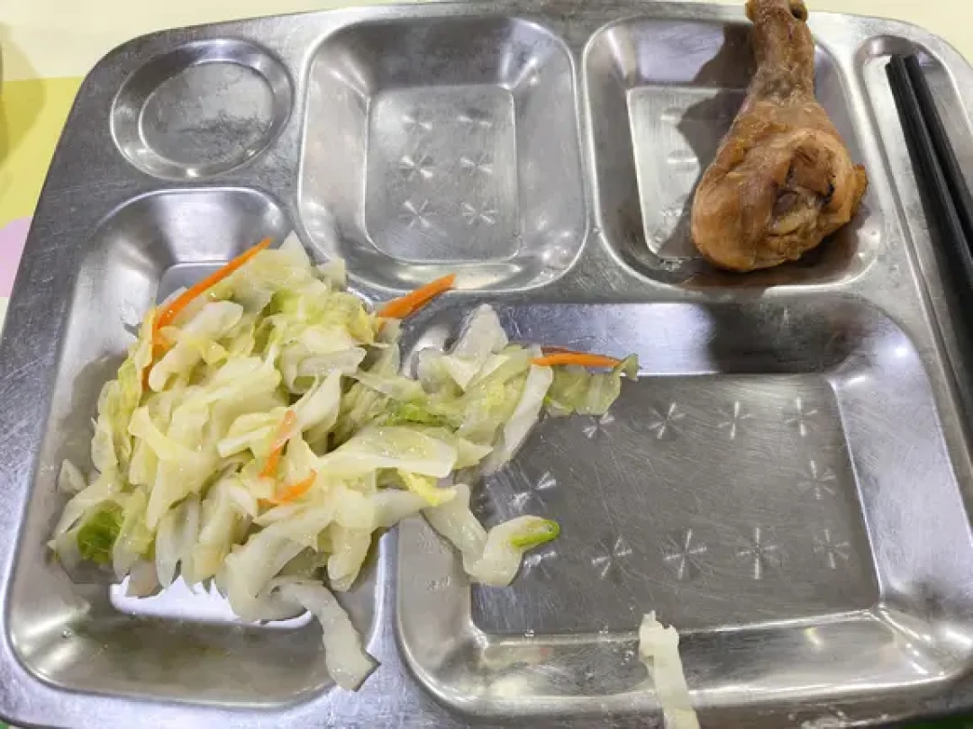 “一只白三天狠心食谱”赶在开学前48小时又刷屏:我对了一遍跟练者的自报体重、脂肪和食堂三笔账——学生党,返校第一周秤会自己往下走,要防的是这三件事