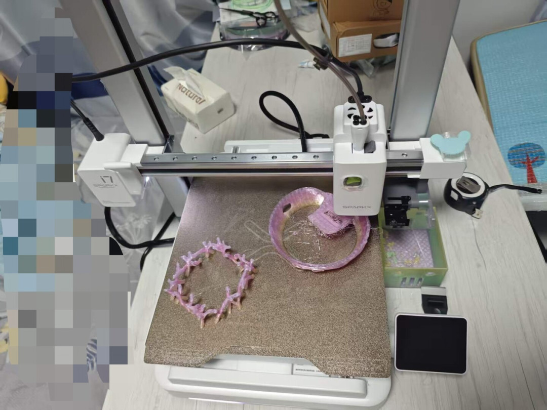 第一台多色3D打印机,三台机器撕成三派:KX 998、拓竹A1套装1919、i7一千出头,翻完全网实测告诉你怎么选