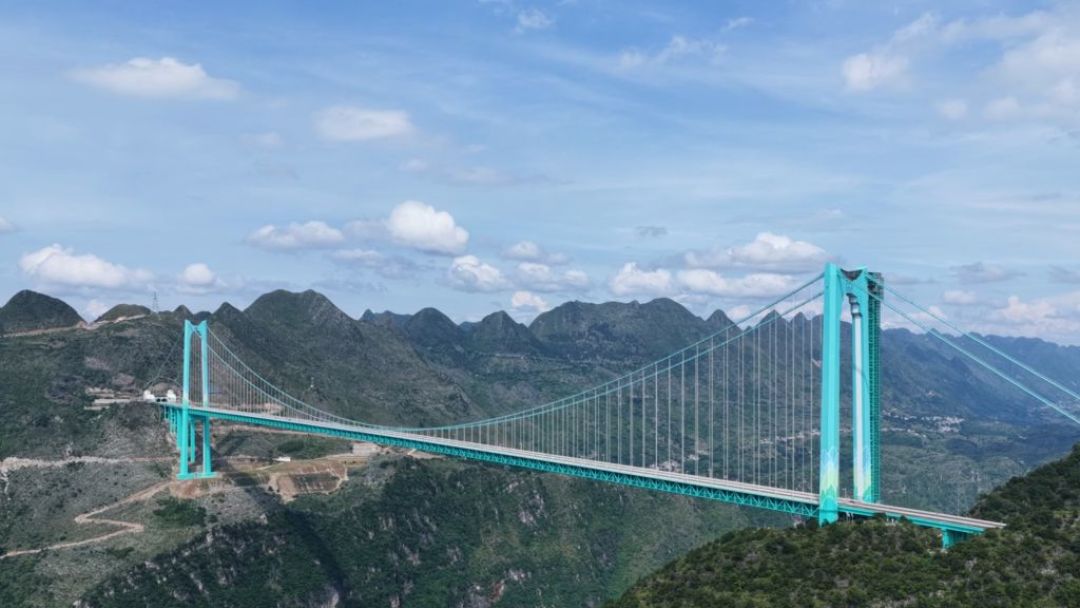 海底隧道没有鱼,珠峰也没有电梯:对了5个被AI造出来的网红景点,出发前请核这份清单