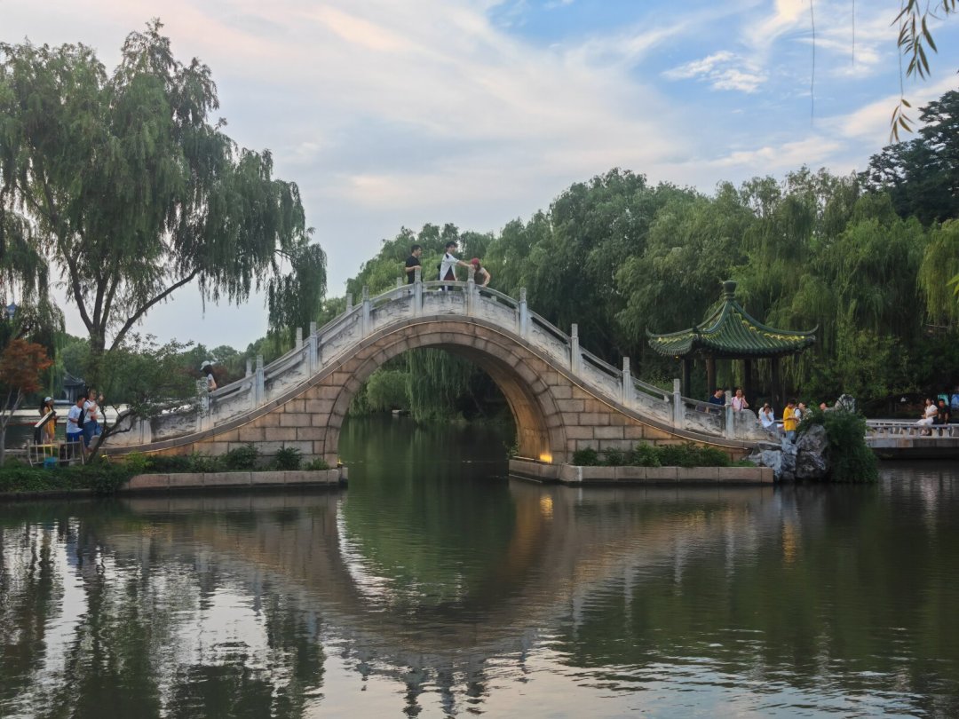 苏州园林甲天下,扬州就是“低配版”?知乎刚把这桩200年的案子翻了,中秋前两张45元的门票给你答案