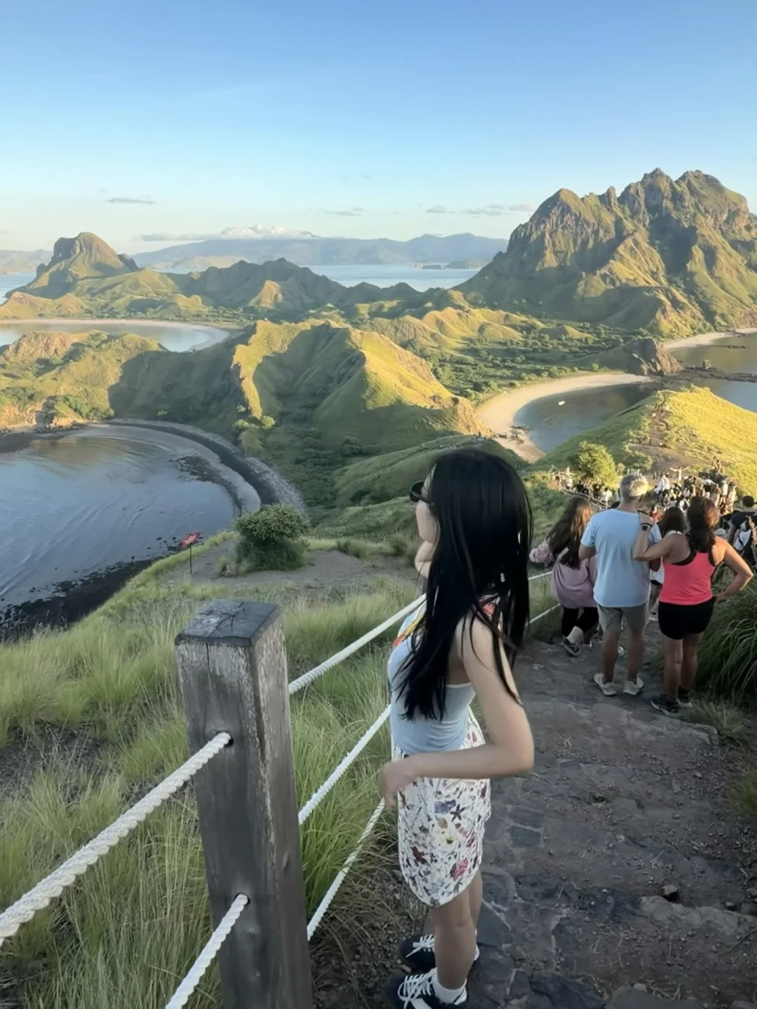 雅加达的催泪瓦斯和巴厘岛的无边泳池隔了上千公里:8·27印尼骚乱升级第3天,国庆票先分三张地图再碰退票按钮