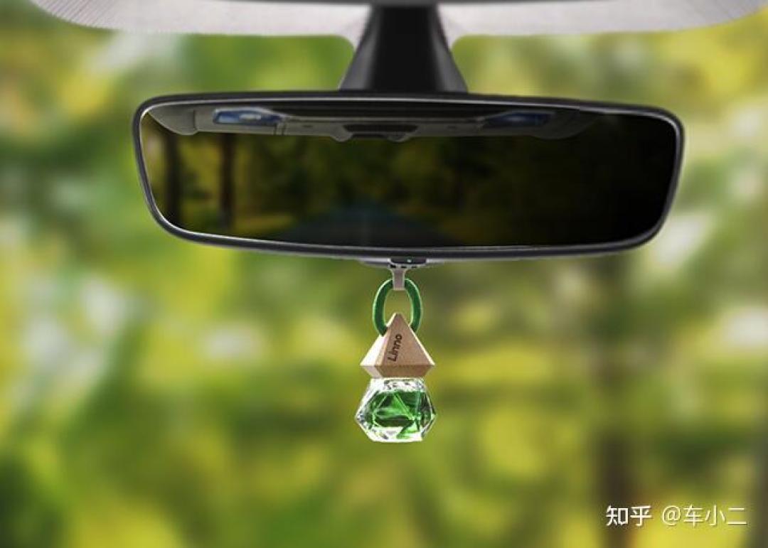 车载香薰被骂智商税,可争议帖的高赞评论是名创优品和舒肤佳:翻完4个平台的横评和600多条评论,5档价位的差别就3句话