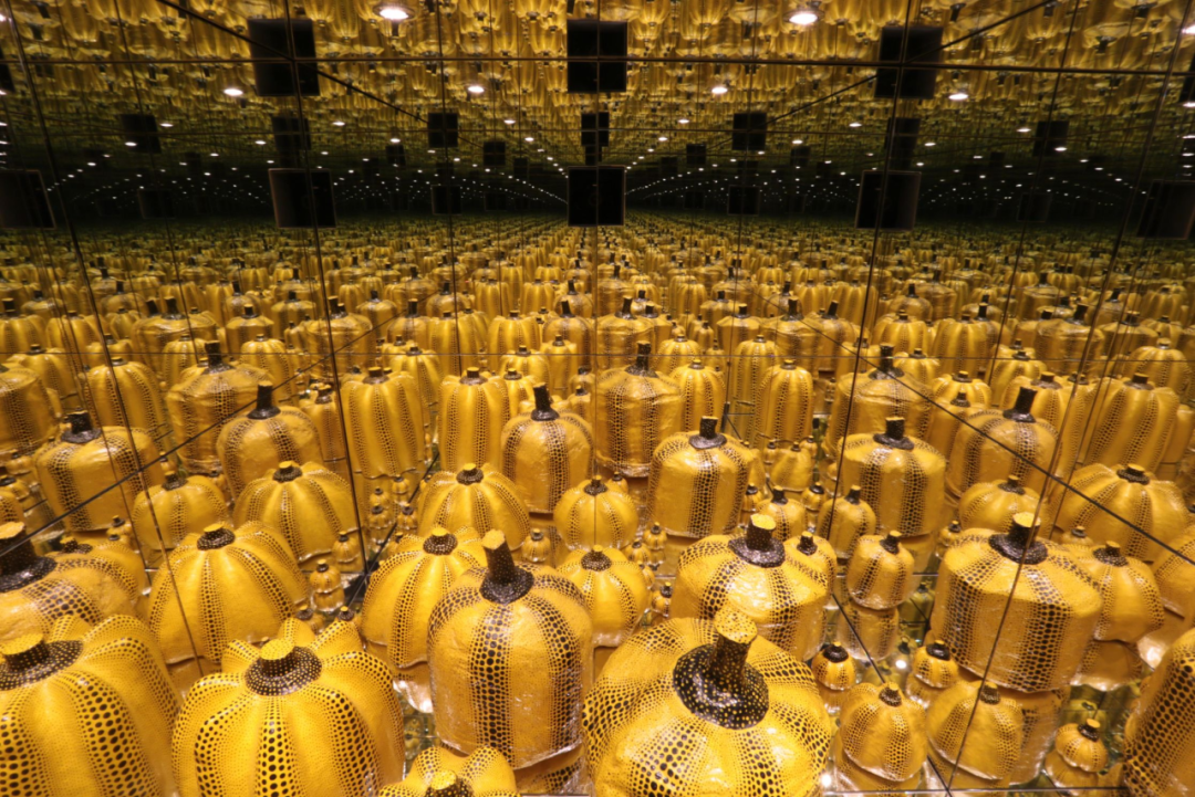 草间弥生走了,可大陆现在没有一场她的个展:从免费到6800万,我把还能看到真迹的地方全整理出来了