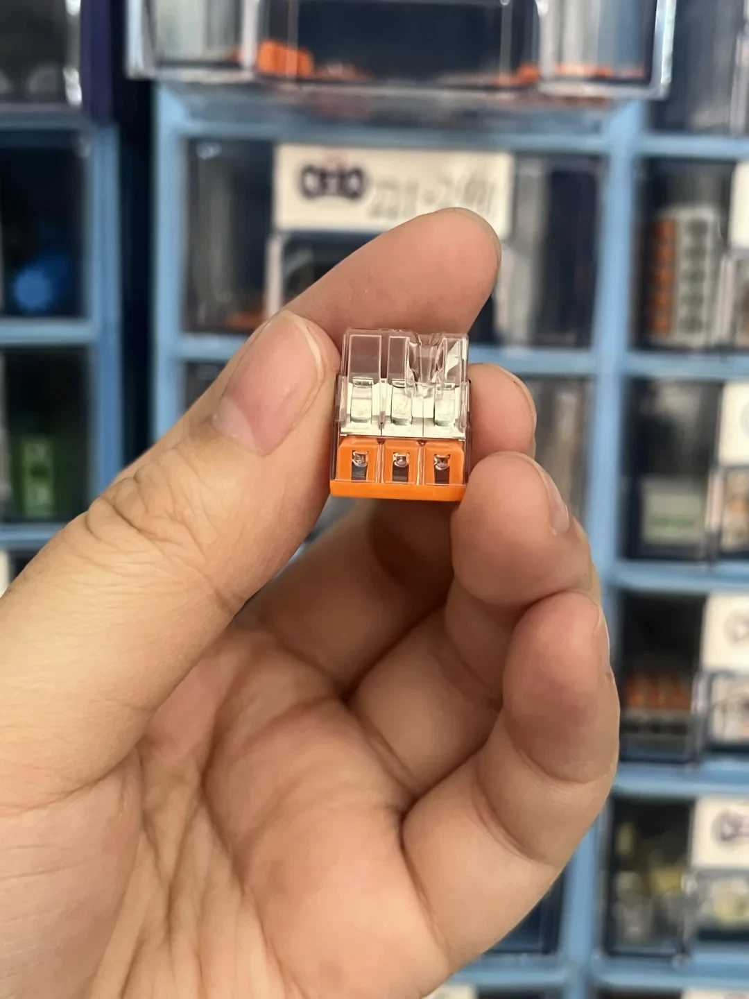 万可接线只要三秒,塞回去这三厘米最容易翻车