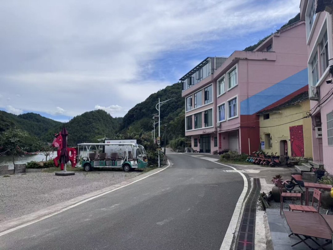 日均不到90元，江浙沪酒店包吃住——上百位老人被断水断电“请出”：秋冬康养旅居下单前，先查这五个信号