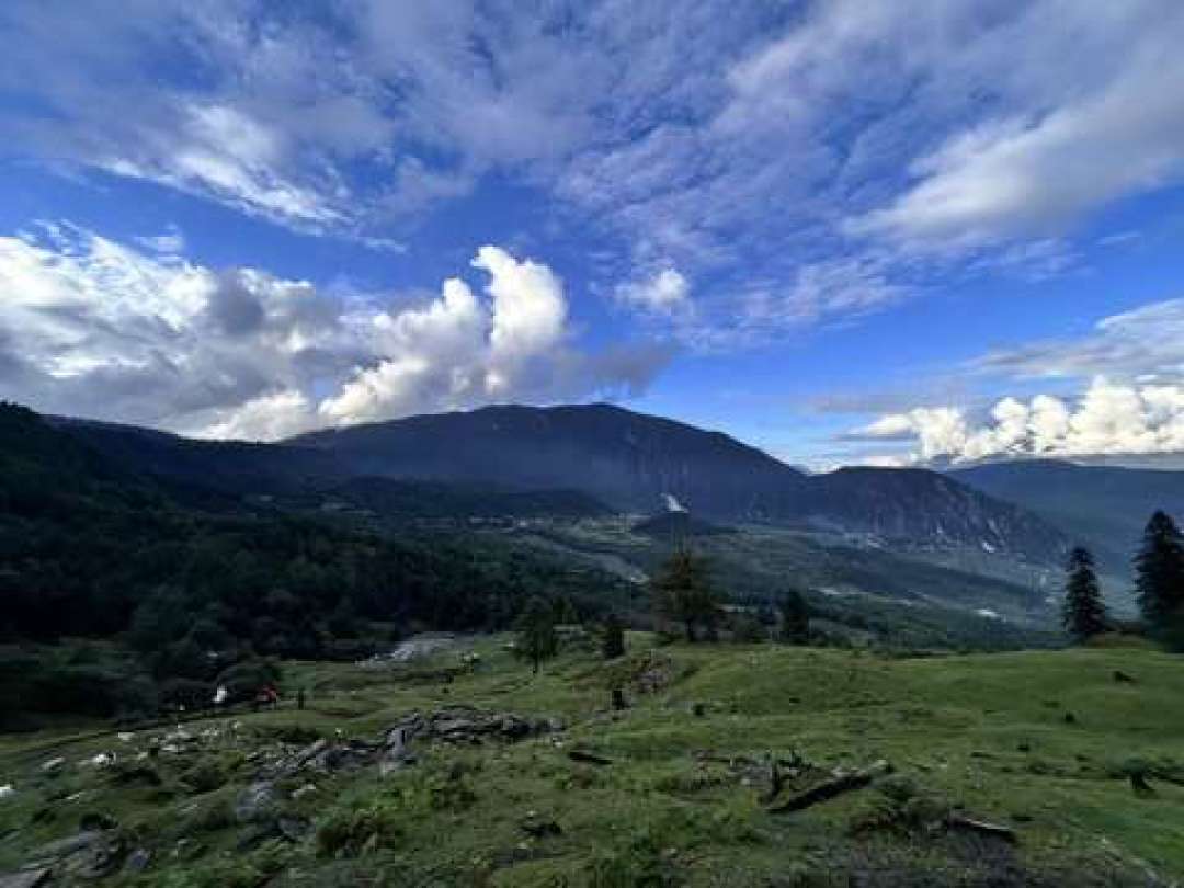 哈巴雪山用无人机从5020米吊运遗体下山,救援费由家属结算:秋季进山前,先看清这两个规则变化