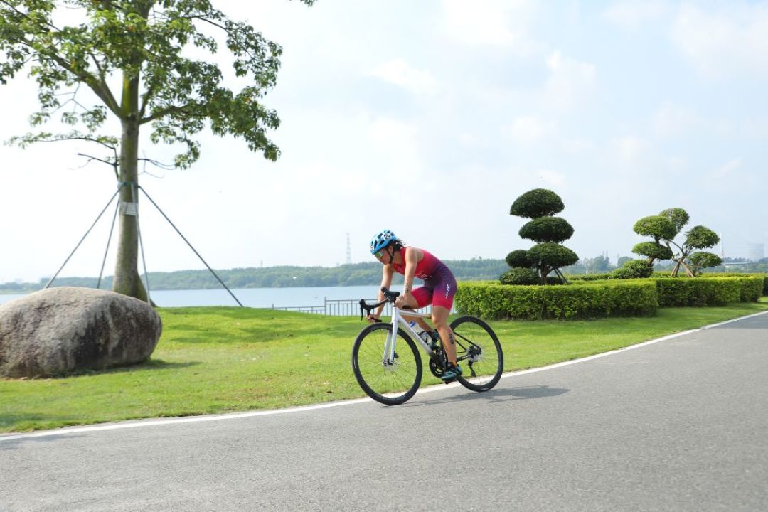 人生第一场铁三怎么报？20多条首铁完赛帖里的补短板顺序、距离选择和预算清单