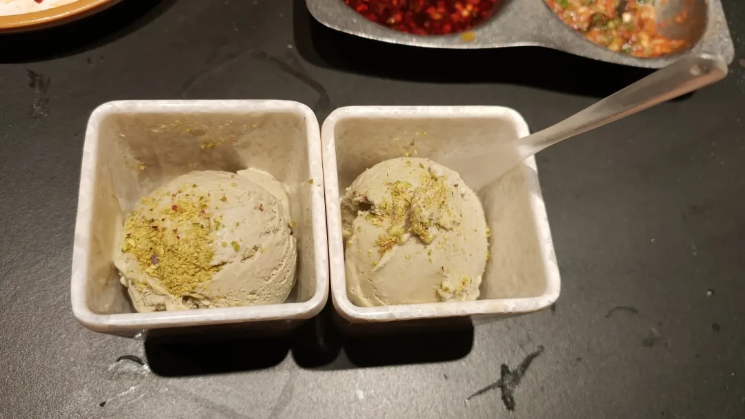 130克卖28元到底贵不贵?我把gelato按克算了一遍:野人先生、霸王茶姬、自助烤肉全比了