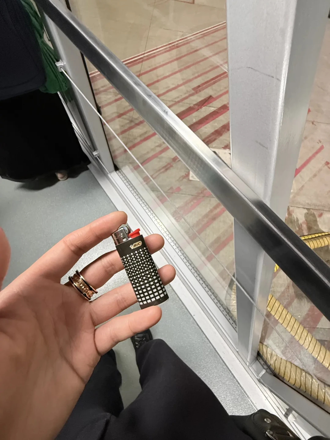 飞机全面禁带,高铁限2个:打火机过安检的规则整理好了,贵价火机还有救