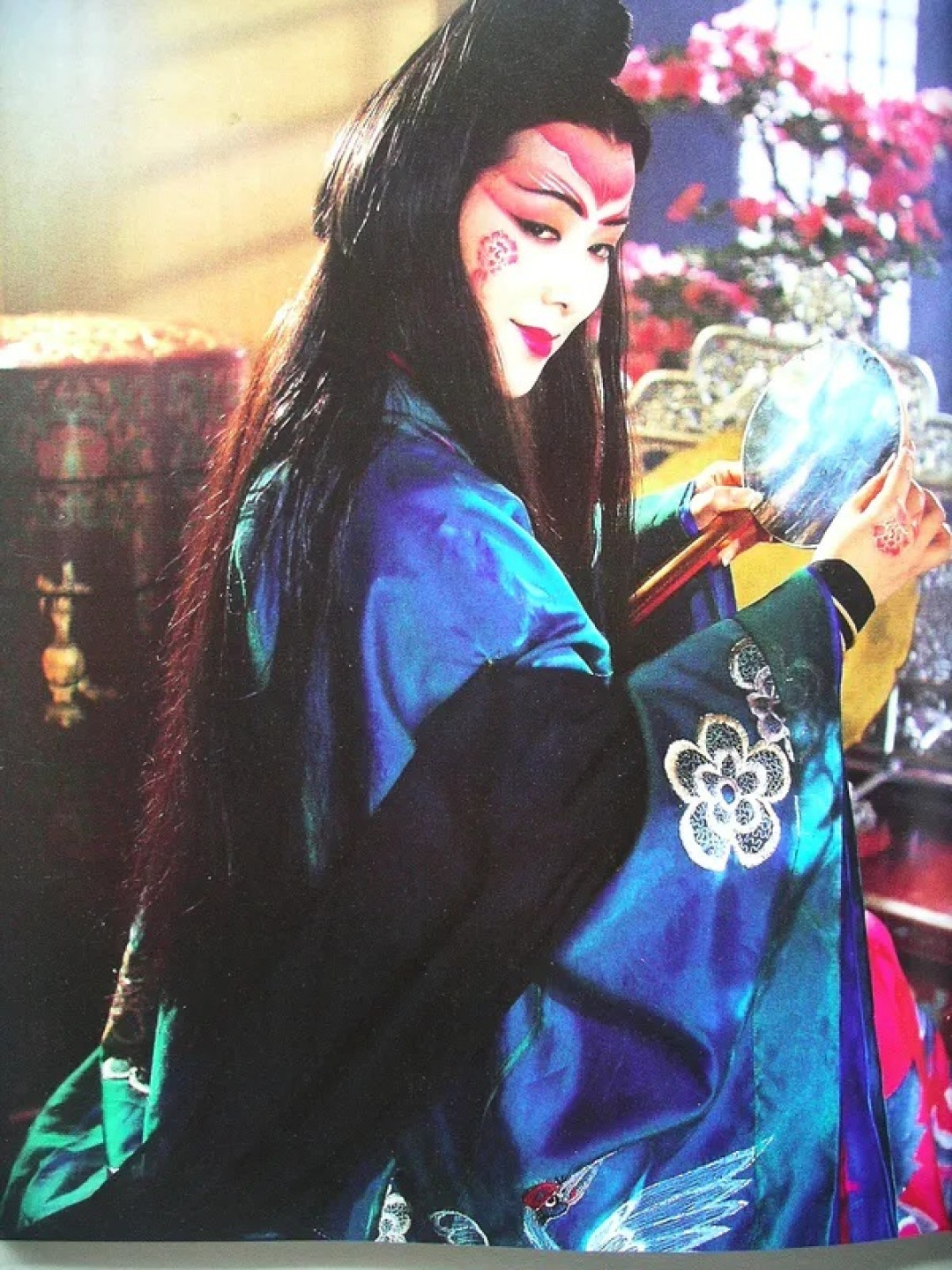 挥剑自宫的三笔账:岳不群买了五岳,东方不败买了天下第一,林平之只买了一张单程票