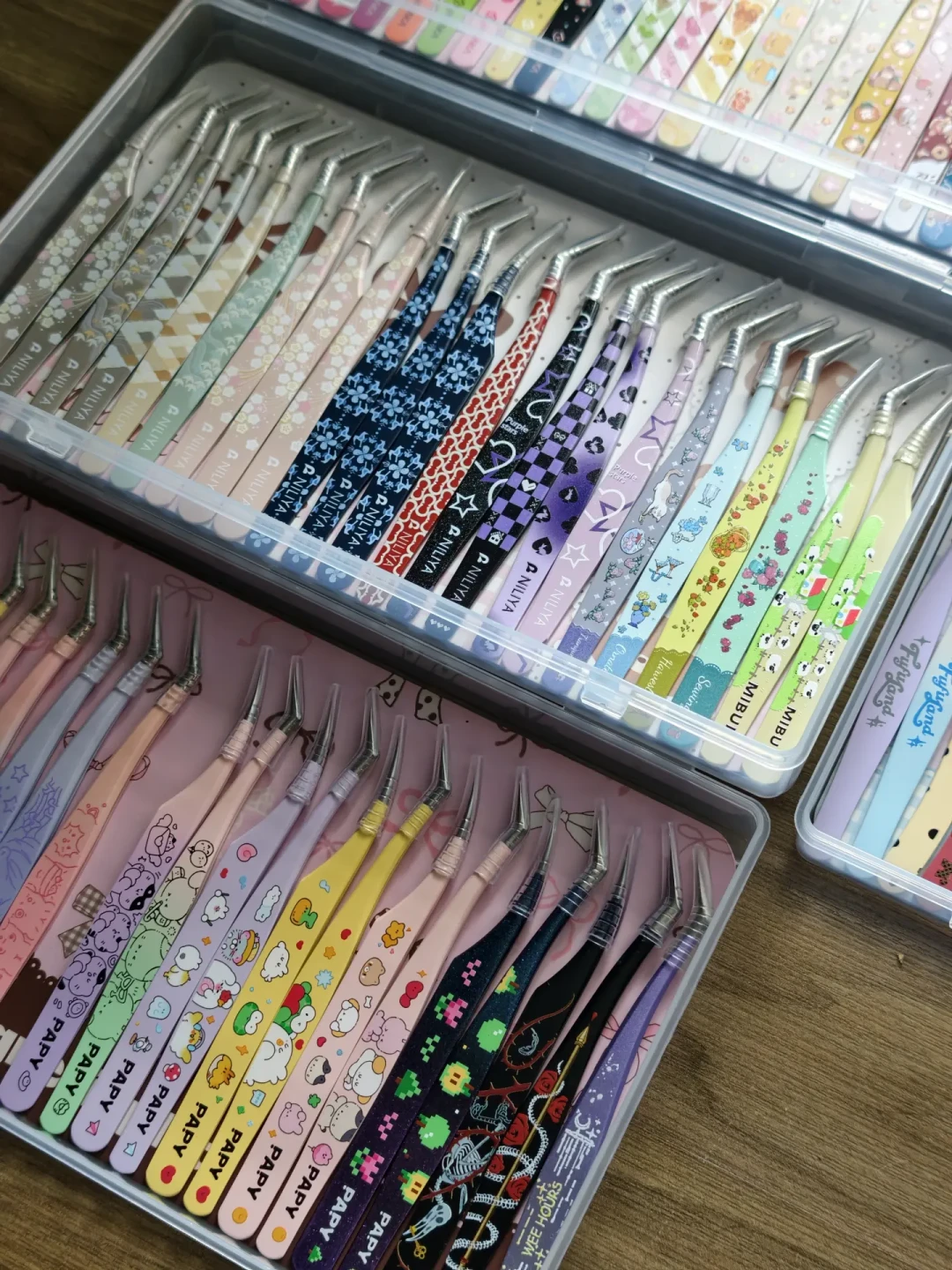 一把镊子卖24元,限定款还抢不到:造景贴纸圈的滴胶镊子,价格分层、坑点和DIY成本一次说清
