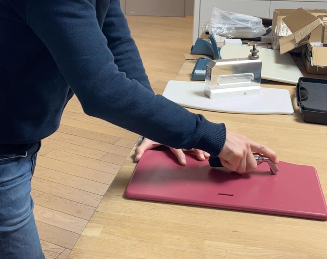 花3565元买Stokke,退货后写了个对比测评,被投诉“商标侵权”:这出成长椅大戏背后的常识,和椅子到底怎么买
