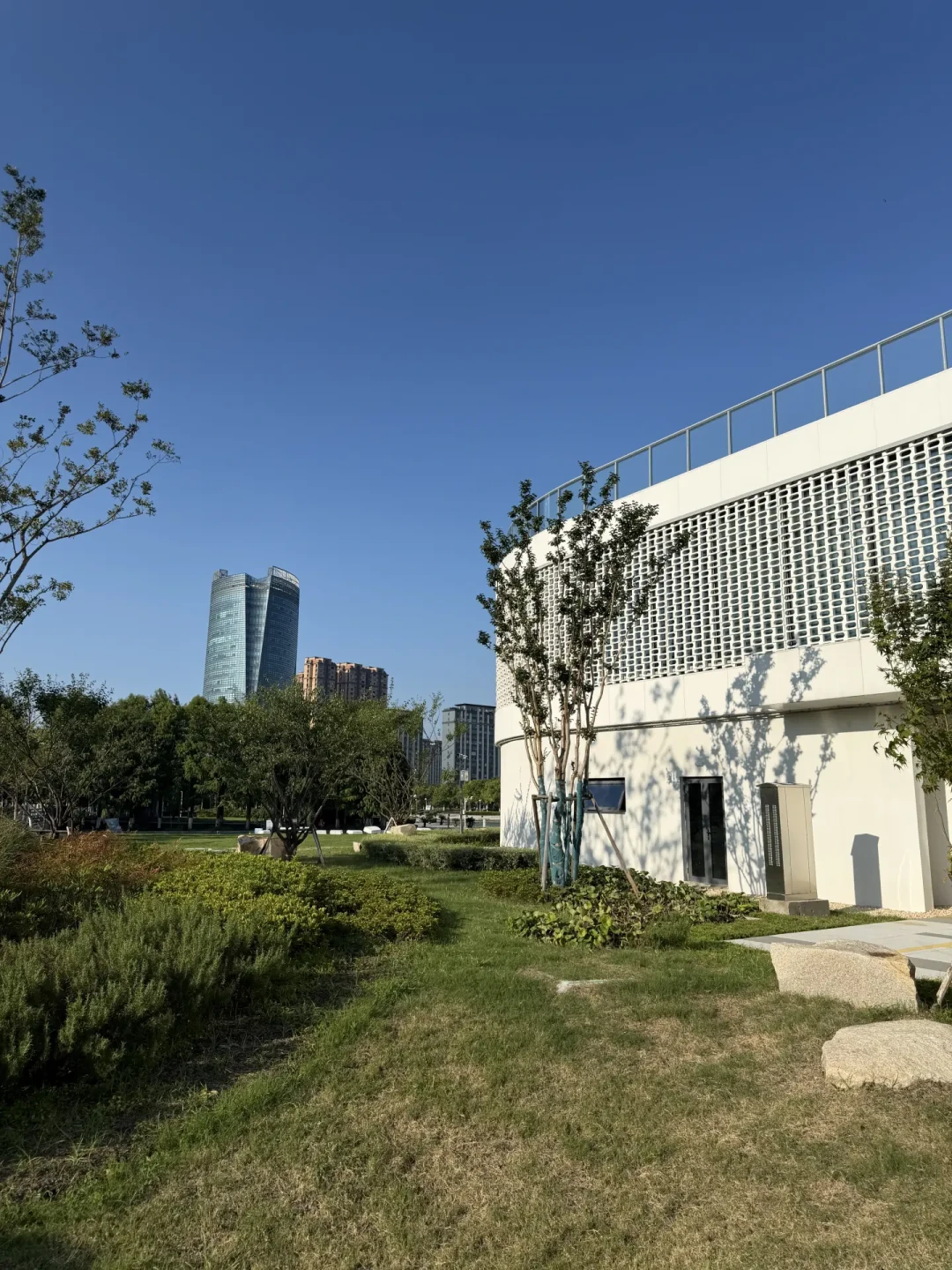 朝阳大悦城留不住的三联,天镜湖和十里长街活下来了:这批三联新店,哪家值得专门去?