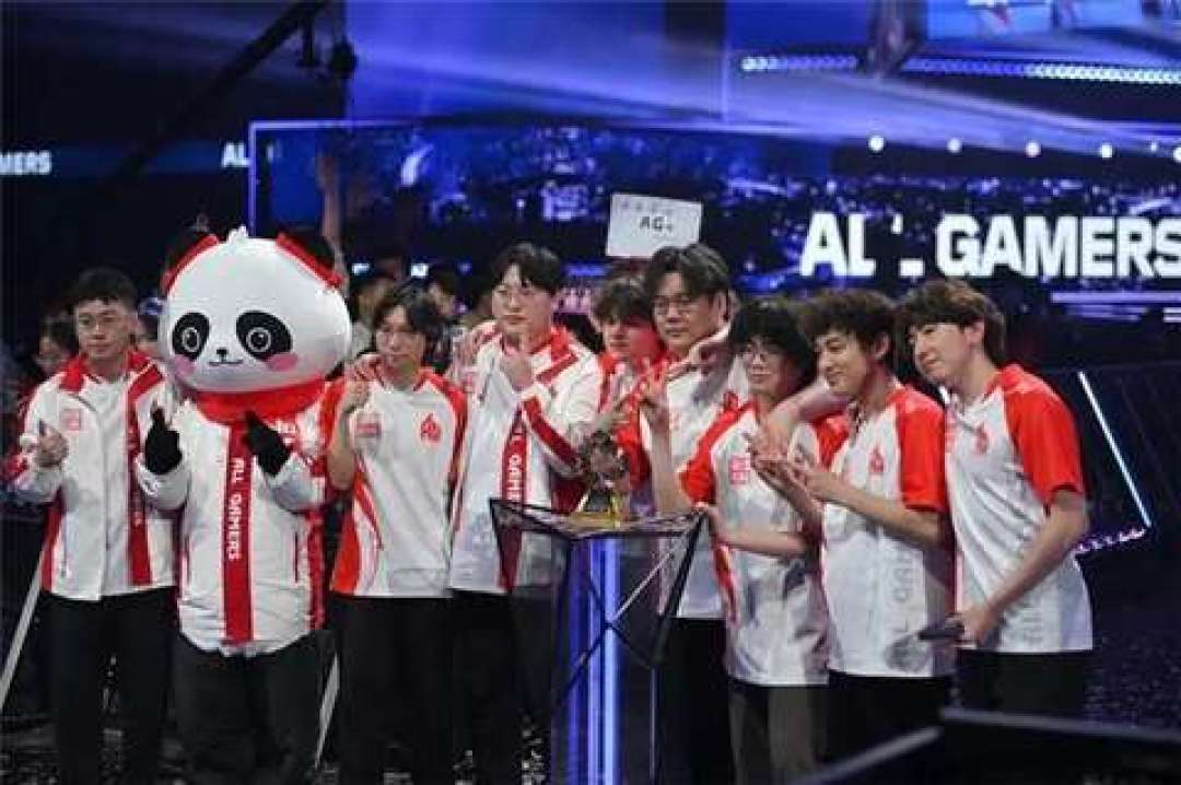 去年三队0胜2负打包回家,今年EDG破例上外援:上海冠军赛CN瓦到底攒了什么牌?