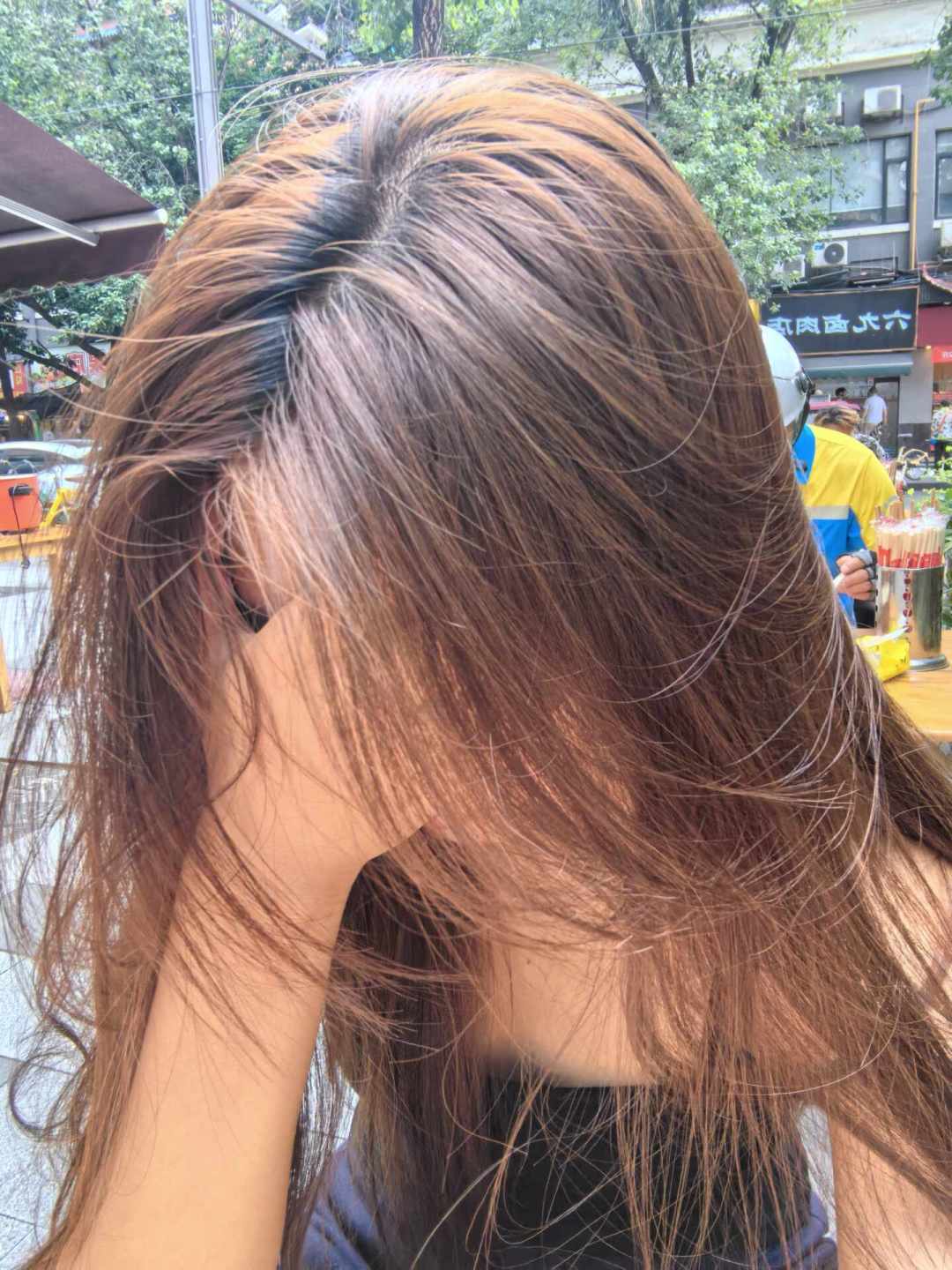 一盒染发膏40元，理发店398：这个秋天想自己染发，先把这笔账和四种翻车模式看完