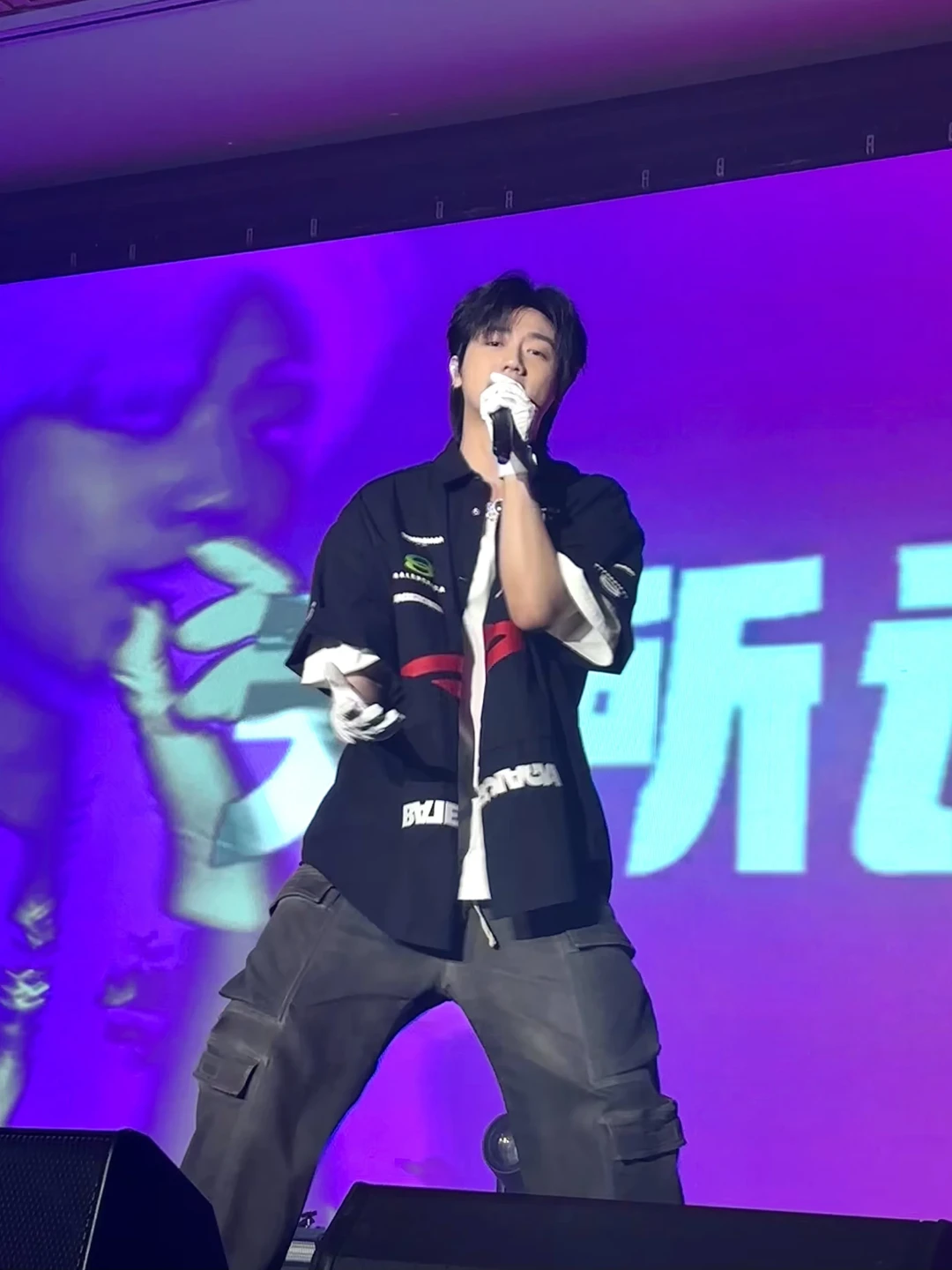 《中国有嘻哈》元年被翻出来重刷:双冠军9年,一个越走越宽,一个