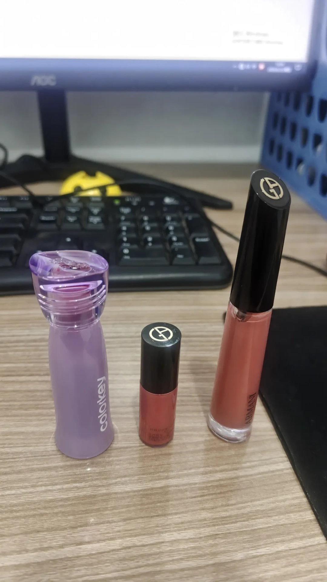 唇釉只剩2.5g、口红开始按mg卖:换算完10款热门唇部彩妆的单克价,国货和大牌的座位互换了