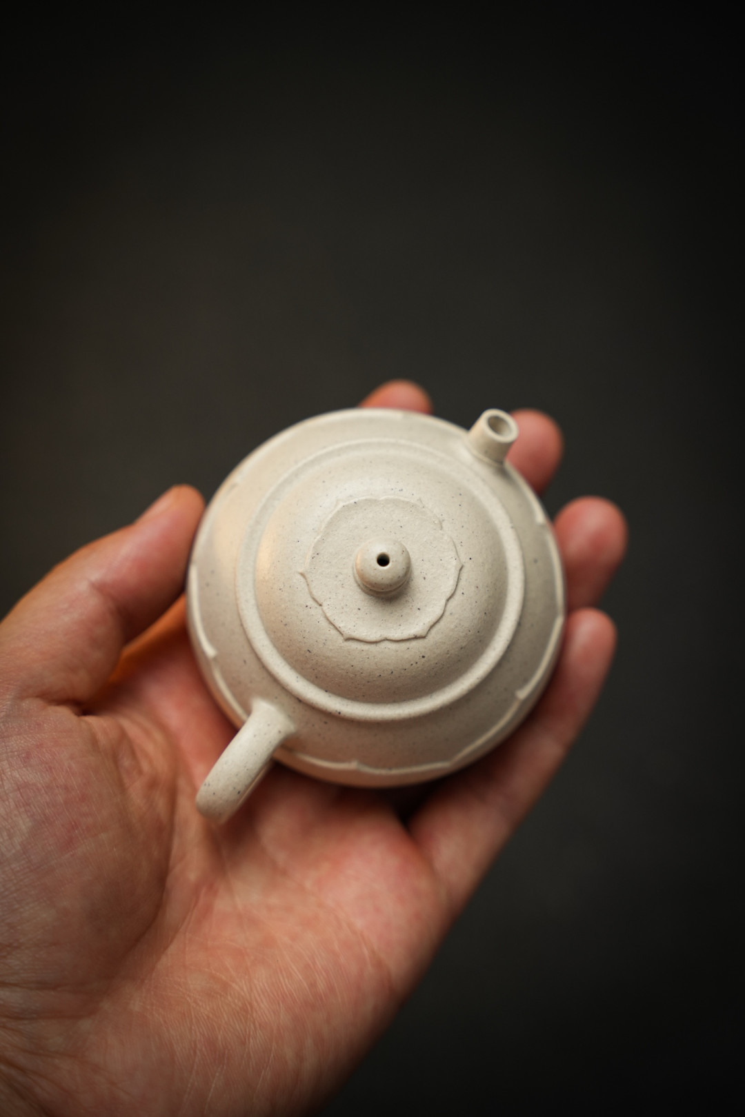 新紫砂壶开壶之争:煮豆腐派和烫一烫派,各说对了一半