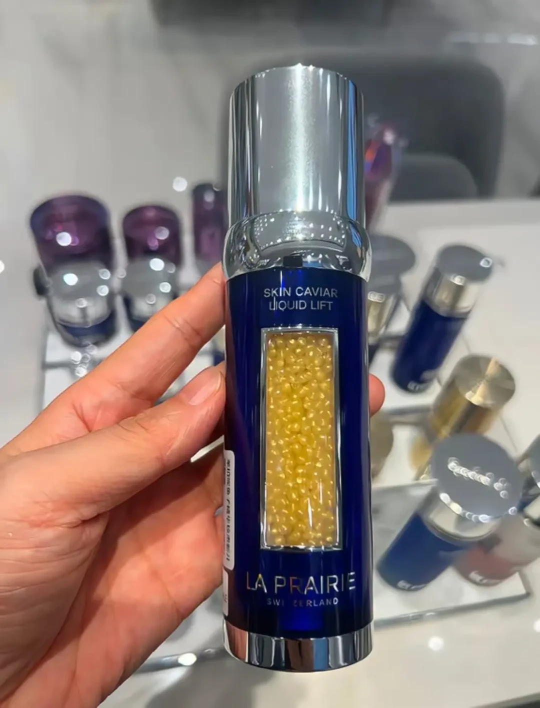 用了三瓶还是没感觉?莱珀妮反重力精华的口碑两极,藏在那一声