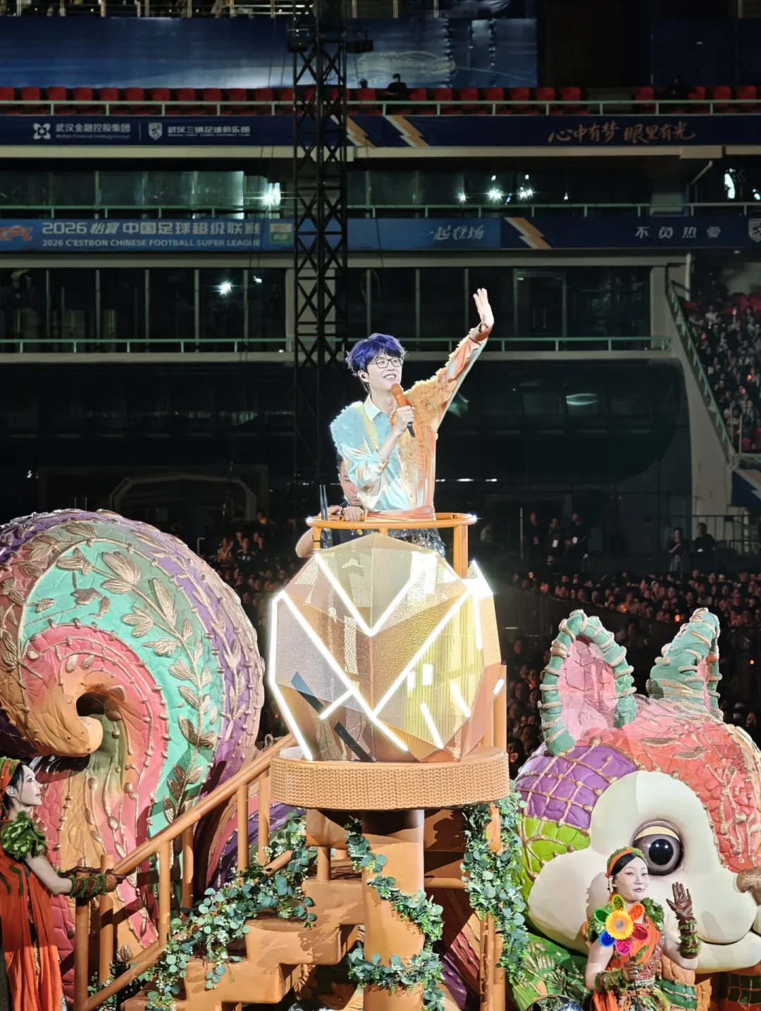 许嵩「安泊猜想」全巡演歌单对账:33首里21首和「呼吸之野」撞车,《清明雨上》《千百度》去哪了?