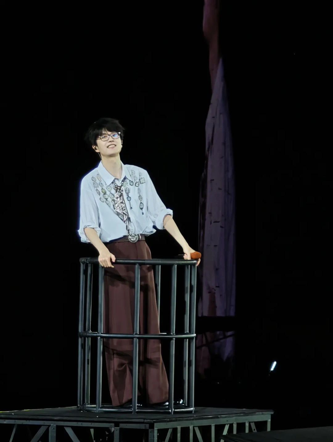 许嵩「安泊猜想」全巡演歌单对账:33首里21首和「呼吸之野」撞车,《清明雨上》《千百度》去哪了?