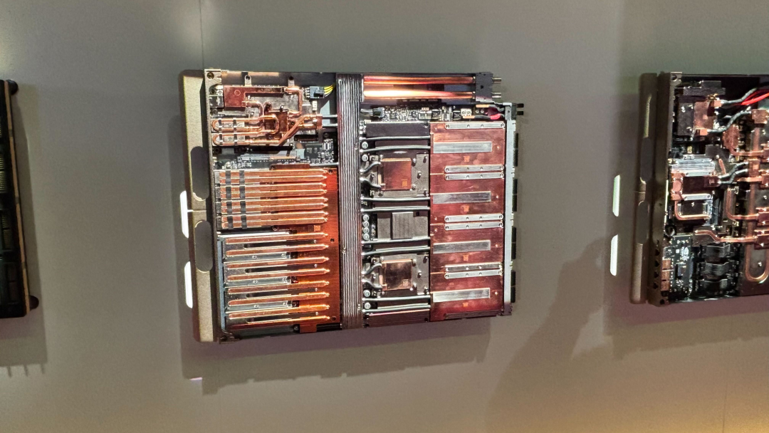 DDR5 翻倍、DDR4 涨 50%、二手比全新还贵:如果内存降价真要等到 2028,AMD 用户中间这两年怎么过